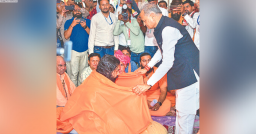 CM offers prayers at Sangliya Dhuni in Sikar